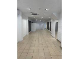 Local comercial en alquiler en Calella photo 0