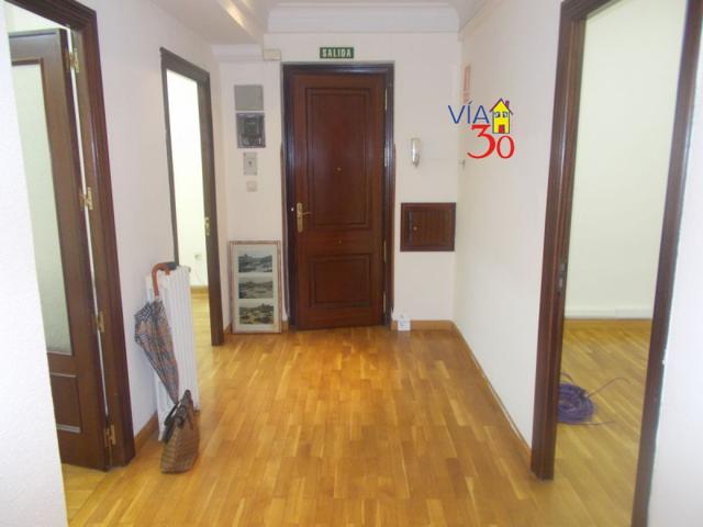 Piso en alquiler en Salamanca, Gran Via photo 0