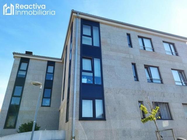 Piso en venta en Santiago de Compostela, Campus sur - Santa Marta photo 0