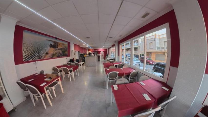 Local comercial en alquiler en Torrevieja, Playa del cura photo 0