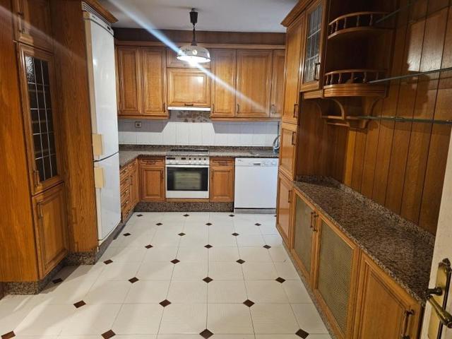 Piso en venta en Santiago de Compostela, Ensanche photo 0