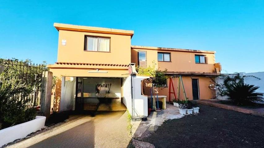 Chalet en venta en La Laguna, San Cristóbal de la Laguna photo 0