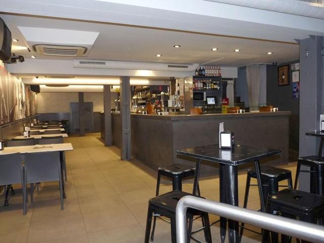 Local comercial en alquiler en Pamplona, Casco Viejo photo 0