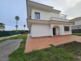 Chalet en venta en Chiclana de la Frontera, Las lomas de sancti petri photo 0