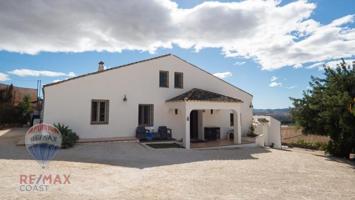 Chalet en venta en Cártama photo 0