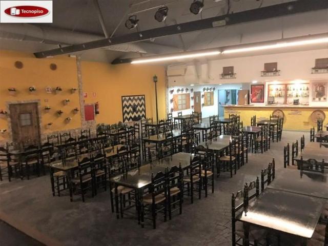 Local comercial en alquiler en Barcelona, Fort Pienc photo 0