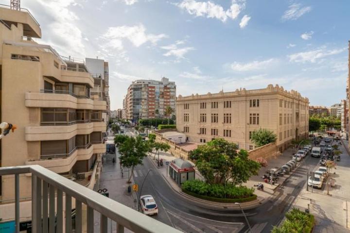 Piso en alquiler en Almería, Centro photo 0