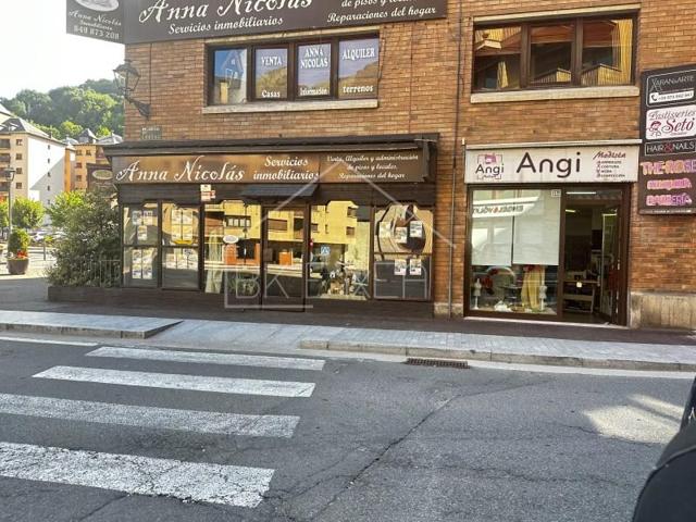 Local comercial en alquiler en Vielha e Mijaran photo 0