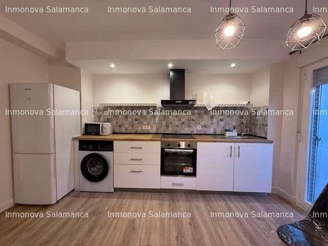 Apartamento en alquiler en Salamanca, Bº. Vidal photo 0