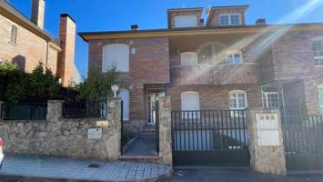 Bungalow en alquiler en Torrelodones, Colonia photo 0