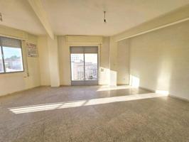 Piso en venta en Utiel, Utiel photo 0