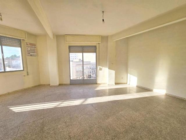 Piso en venta en Utiel, Utiel photo 0