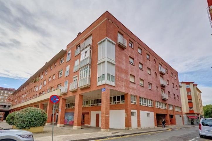 Local comercial en venta en Tafalla, Burlada-Burlata photo 0