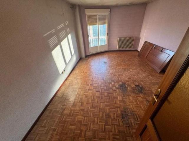 Piso en venta en Villaquilambre, León - Villaquilambre photo 0