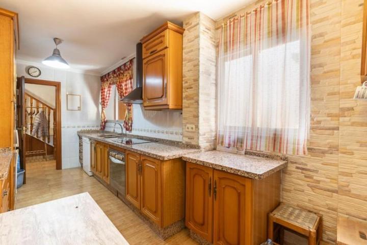 Adosada en venta en Maracena, Zona metropolitana photo 0