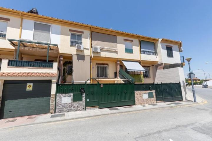 Adosada en venta en Vegas del Genil, Ambroz photo 0