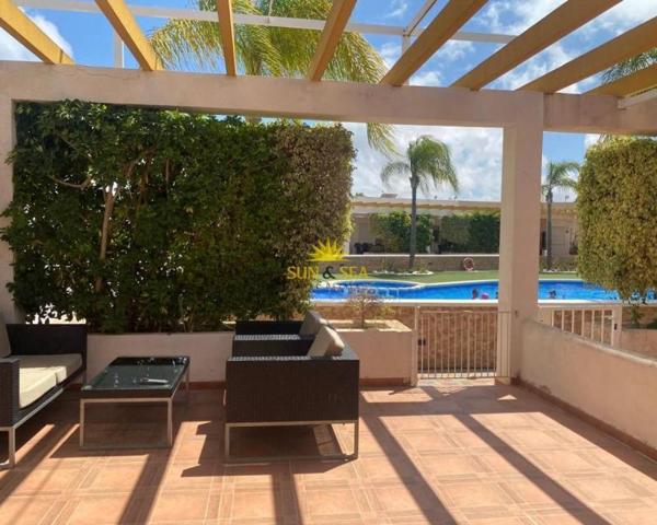 Chalet en venta en Pilar de la Horadada, Mil Palmeras photo 0