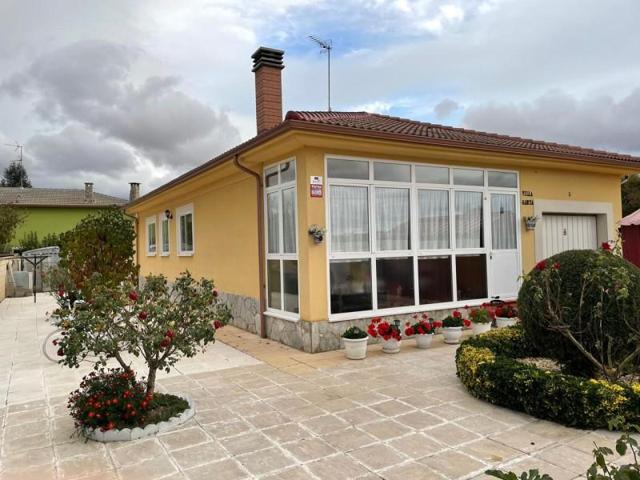 Chalet en venta en Medina de Pomar, Burgo de Osma, 09500 photo 0
