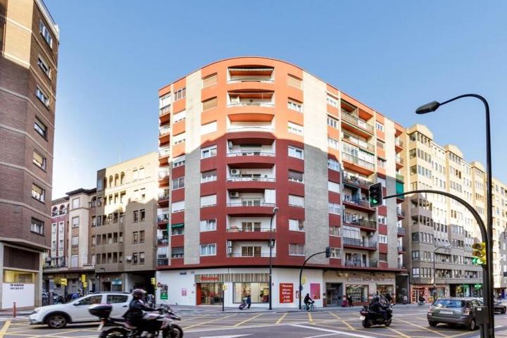 Piso en venta en Zaragoza, Almozara photo 0