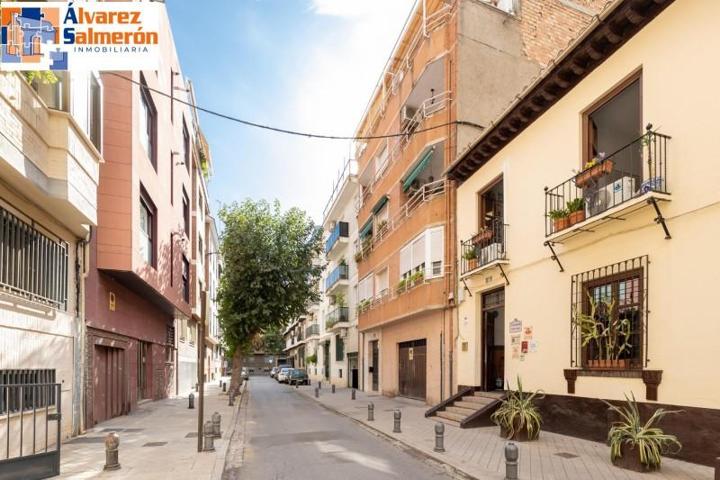 Piso en venta en Granada, Centro photo 0