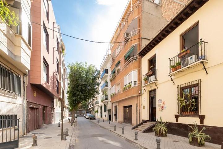 Piso en venta en Granada, Centro photo 0