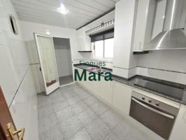 Piso en venta en Sant Boi de Llobregat, Vinyets photo 0
