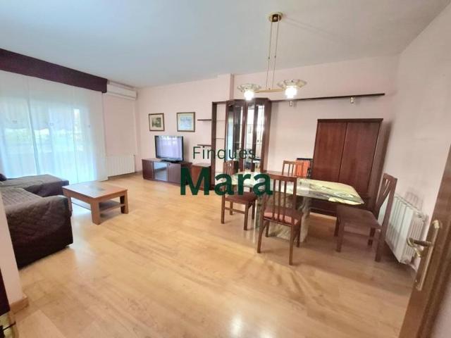 Piso en venta en Sant Boi de Llobregat, Vinyets photo 0