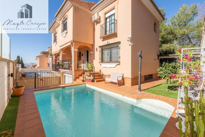 Adosada en venta en Huétor Vega, Los pinos photo 0