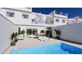 Casa en venta en Los Alcázares photo 0