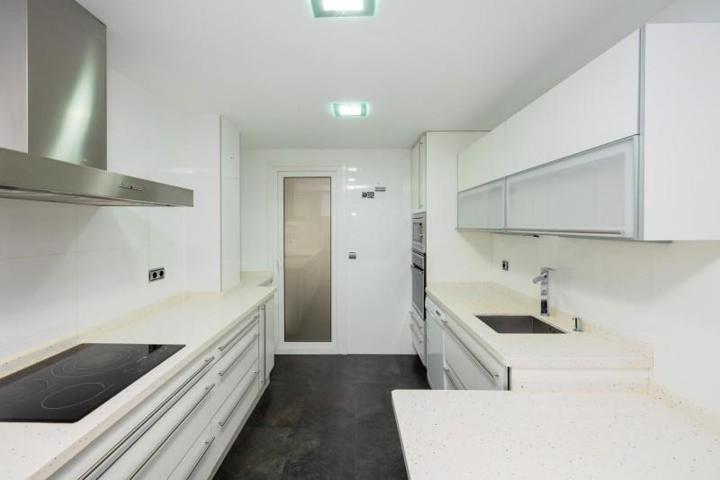 Piso en venta en Granada, Centro photo 0