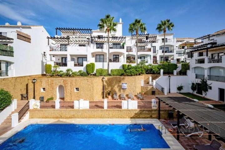 Duplex en venta en Marbella, Los Monteros photo 0