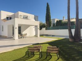 Chalet en venta en Denia photo 0