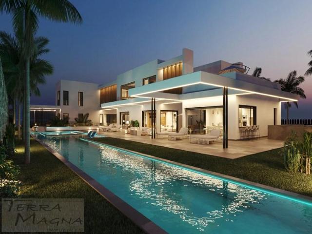 Chalet en venta en Adeje photo 0