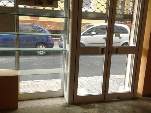 Local comercial en alquiler en Sevilla, Arroyo - Santa Justa photo 0