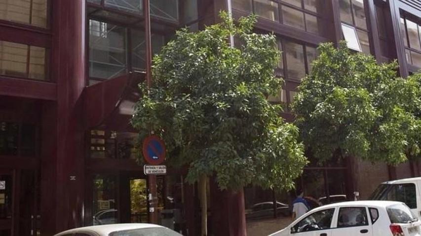 Apartamento en alquiler en Sevilla, Nervión photo 0