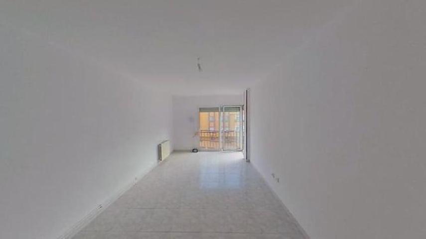 Piso en venta en Salt, Veinat photo 0