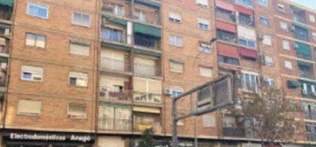 Local comercial en venta en Valencia, Patraix photo 0