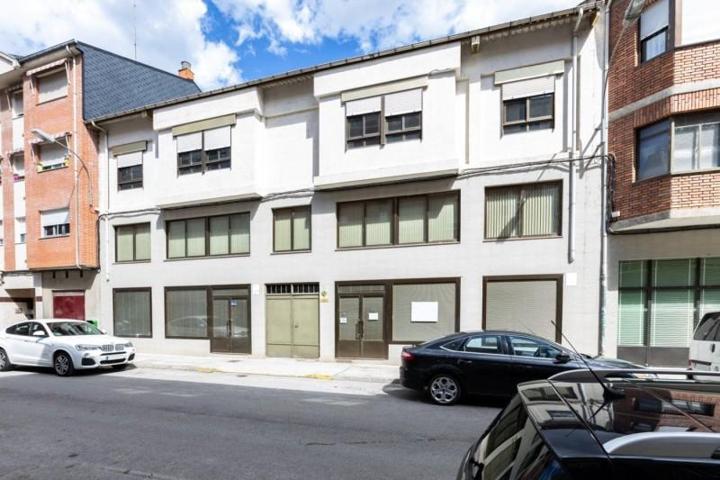 Edificio en venta en Ponferrada, Centro photo 0
