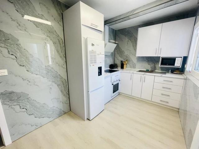 Piso en venta en Antequera, Pl. de Abastos photo 0