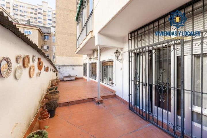 Piso en venta en Granada, Granada photo 0