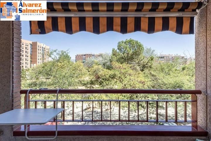 Piso en venta en Granada, Arabial photo 0