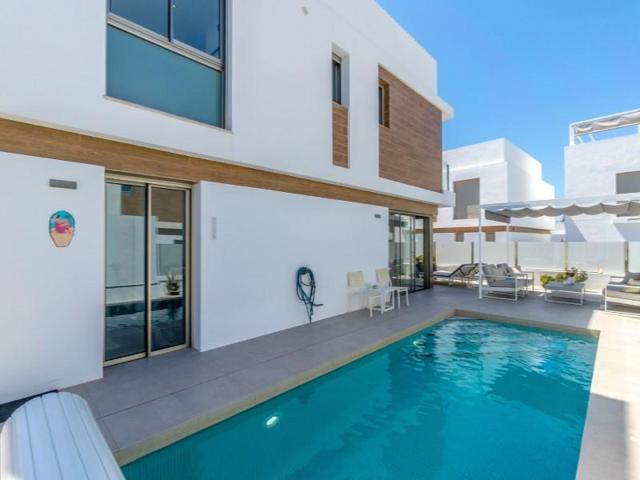 Chalet en venta en Orihuela, Villamartín - Las Filipinas photo 0