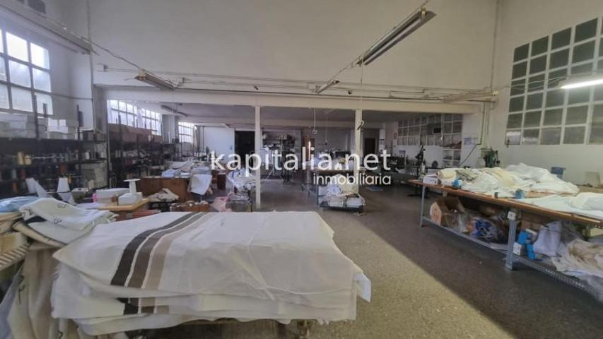 Nave industrial en venta en Albaida, Avinguda la fira photo 0
