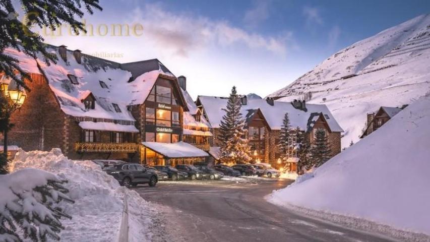 Edificio en venta en Vielha e Mijaran, Viella photo 0