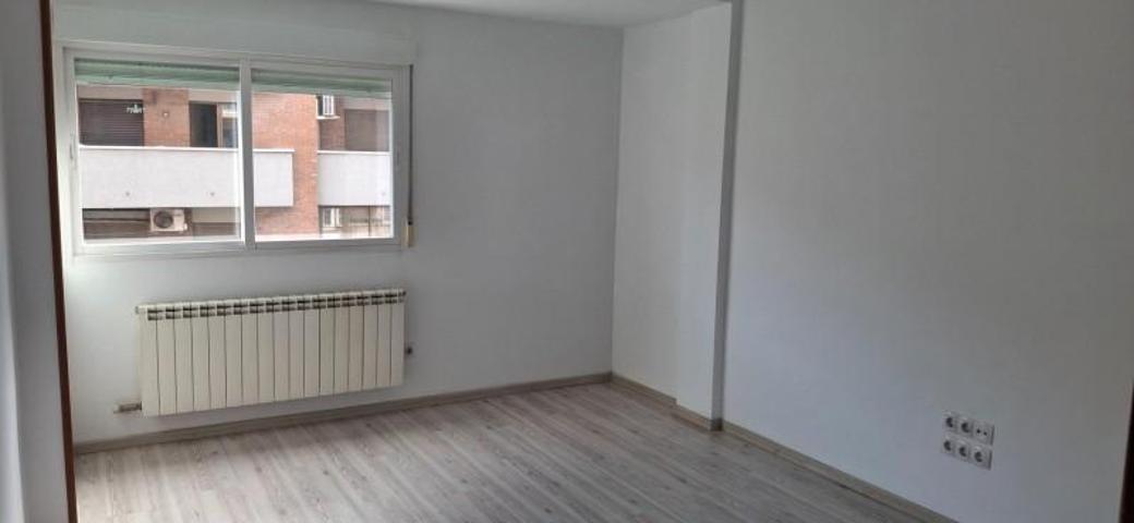 Piso en alquiler en Zaragoza, Parque Miraflores photo 0