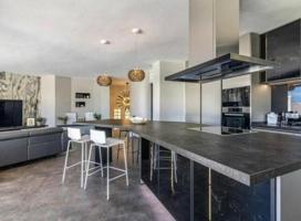 Apartamento en alquiler en Marbella, Marbella Golden Mile photo 0