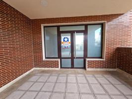 Local comercial en venta en Oviedo, Montecerrao photo 0