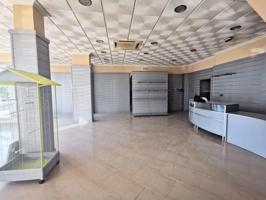 Local comercial en venta en Baena, Centro-Ensanche photo 0