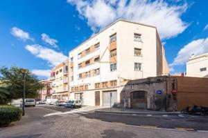 Piso en venta en Reus, Llevant photo 0