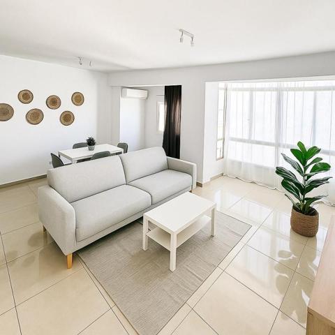 Apartamento en venta en Almería, Altamira photo 0